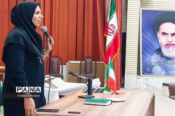 دیدار رئیس سازمان دانش‌آموزی فارس با دانش‌آموزان و مربیان در فیروزآباد