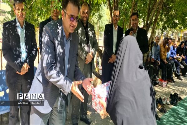 تجلیل از بهورزان نمونه کاشمری