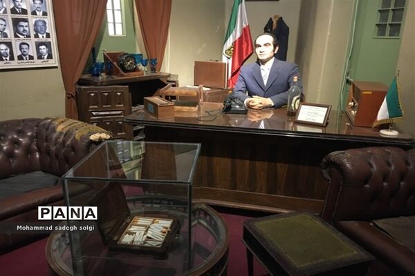 بازدید دانش‌آموزان علامه حلی ۴  از موزه عبرت