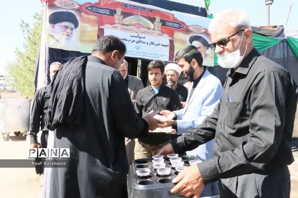 پذیرایی از زائران پاکستانی اربعین در مجتمع ورزشی شهید بهشتی زاهدان
