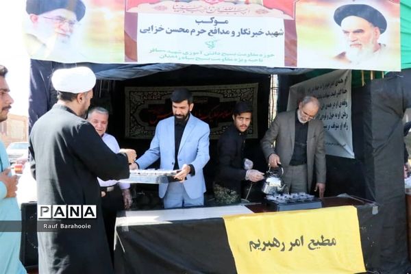 پذیرایی از زائران پاکستانی اربعین در مجتمع ورزشی شهید بهشتی زاهدان