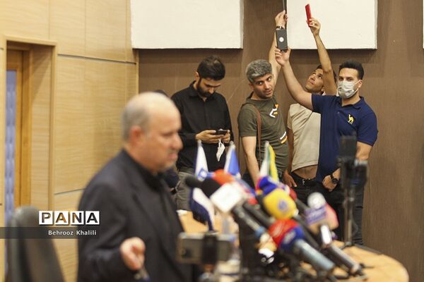 نشست خبری رئیس فدراسیون فوتبال