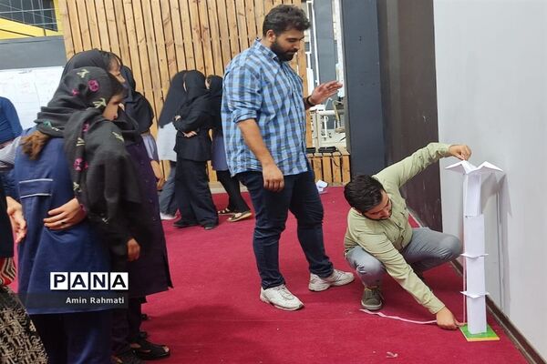 برگزاری چالش برج سازان کاغذ در کارخانه نو‌آوری