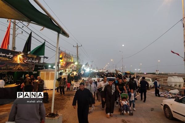 خدمت‌رسانی معلمان بهبهانی به زائران حسینی در مرز شلمچه