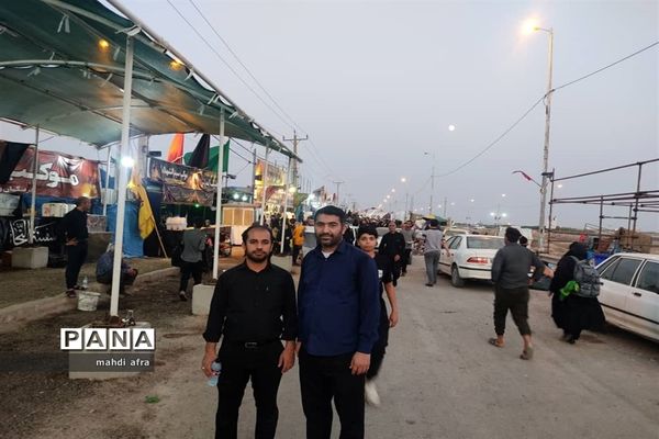 خدمت‌رسانی معلمان بهبهانی به زائران حسینی در مرز شلمچه