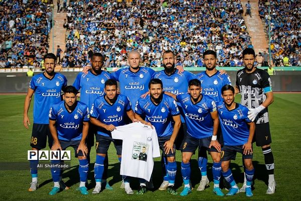 دیدار تیم های استقلال تهران و نساجی مازندران