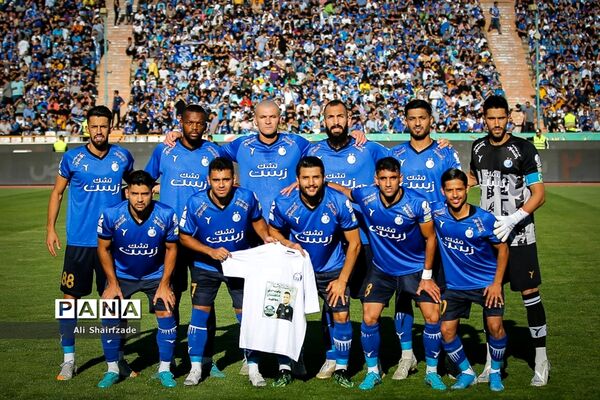 دیدار تیم های استقلال تهران و نساجی مازندران