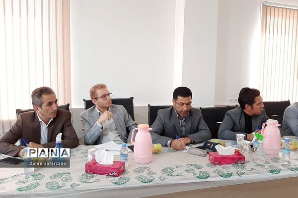 جلسه شورای آموزش و‌ پرورش رودهن