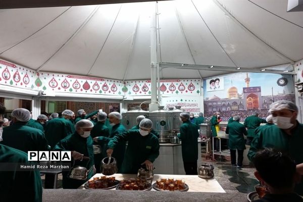 حال و هوای یک شب در حرم امام مهربانی‌ها