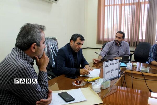 جلسه برنامه‌ریزی گرامیداشت هفته دفاع مقدس در محمود‌آباد