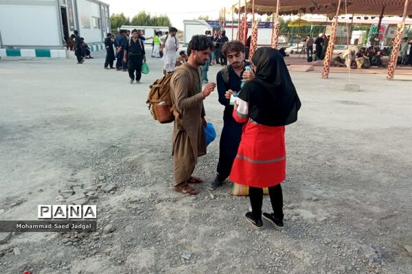 پذیرایی از زائران پاکستانی اربعین در مرز بین‌المللی ریمدان