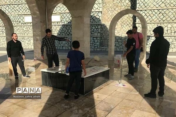 غبارروبی مزار شهدای گمنام رودهن در آستانه اربعین