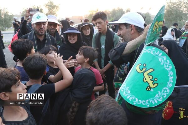 موکب فرزندان حاج‌قاسم در مسیر نجف به کربلا