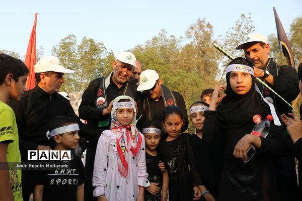 موکب فرزندان حاج‌قاسم در مسیر نجف به کربلا