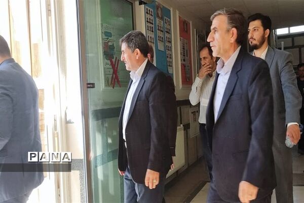 افتتاح سالن ورزشی دبیرستان استعدادهای درخشان شهید باهنر سه با حضور معاون اجرایی رئیس‌جمهوری در البرز