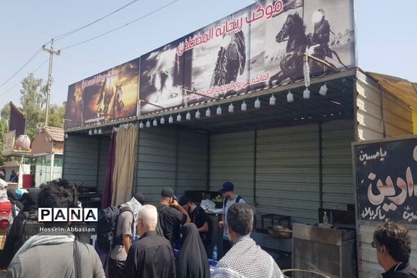 برپایی موکب‌های خدماتی کشورهای مختلف در مسیر نجف به کربلا