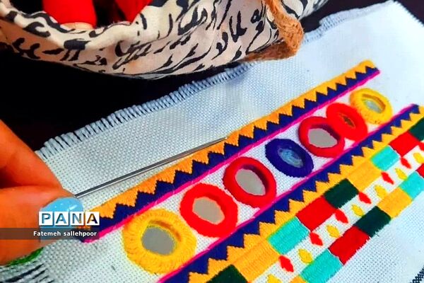 احیای هنر خامه‌دوزی سیستان به دست بانوان قرچکی