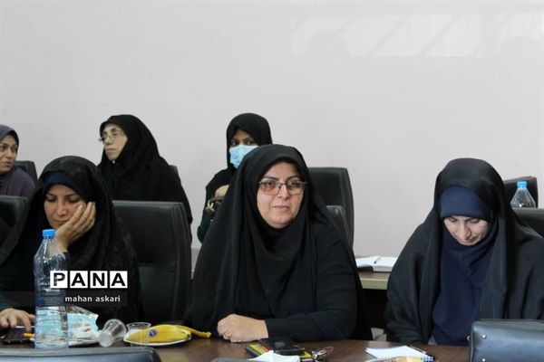 نشست مدیران مدارس در گلوگاه