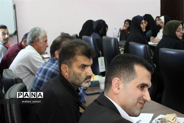 نشست مدیران مدارس در گلوگاه