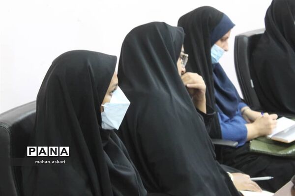نشست مدیران مدارس در گلوگاه