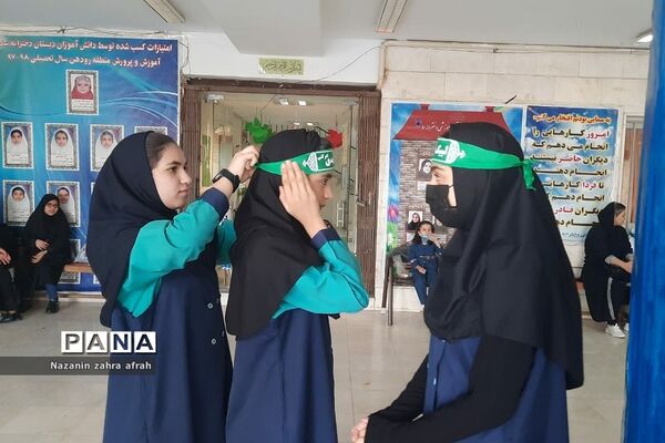 حرکت نمادین دانش‌آموزان رودهن از پیاده‌روی اربعین