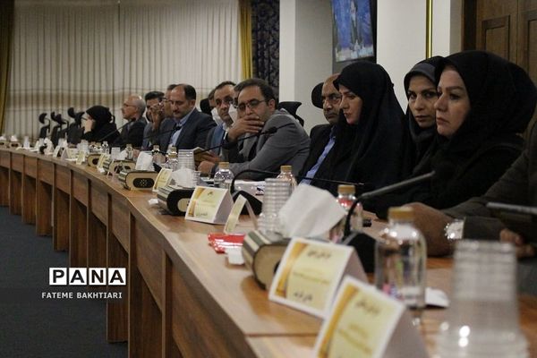 نشست مدیران ادارات تکنولوژی و گروه‌های آموزشی استان‌ها در اردوگاه شهید‌باهنر