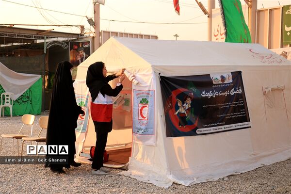 شور عاشقان حسینی در خدمت به زائران اربعین در مرز شلمچه