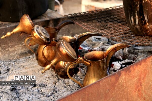 شور عاشقان حسینی در خدمت به زائران اربعین در مرز شلمچه