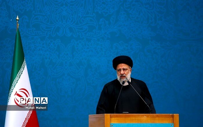 توجه به نخبگان فقط با حرف و سخن تحقق نمی‌‌یابد