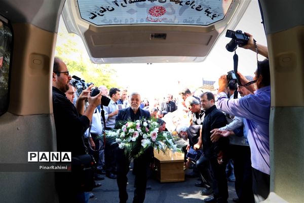 مراسم تشییع پیکر فیلمساز برجسته تبریزی