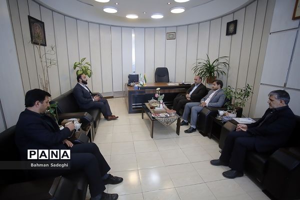 جلسه سازمان دانش‌آموزی و کمیته امداد امام خمینی با موضوع «شور عاطفه‌ها»