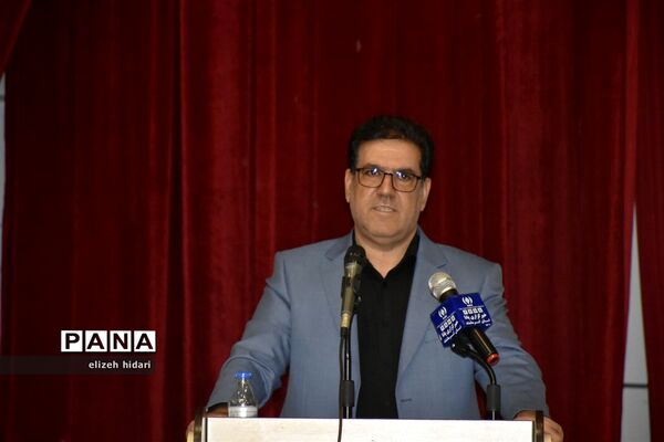 نشست هم‌اندیشی مدیران مدارس آموزش و پرورش ناحیه ۳ کرمانشاه