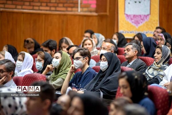 آیین تجلیل از افتخارآفرینان کنکور ۱۴۰۱ دانش‌آموزان مدارس استعدادهای درخشان(سمپاد) استان کرمانشاه