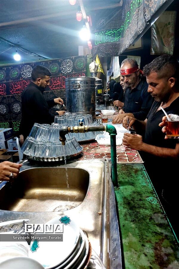 در مسیر بهشت؛ خدمت‌رسانی به زائران حسینی در موکب‌های اربعین