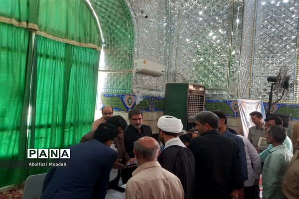 برپایی میز خدمت اداره آموزش و پرورش، کاشمر