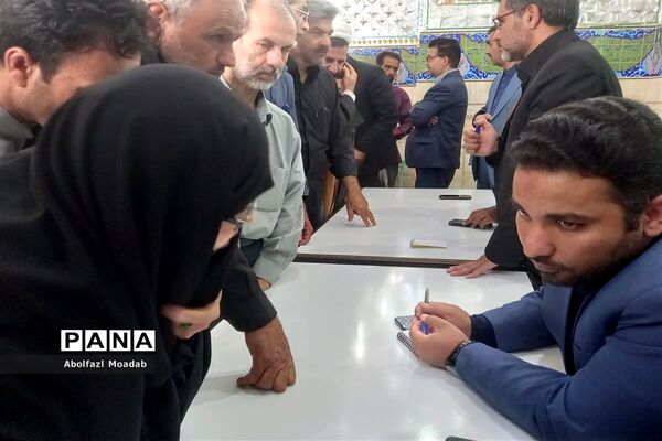 برپایی میز خدمت اداره آموزش و پرورش، کاشمر