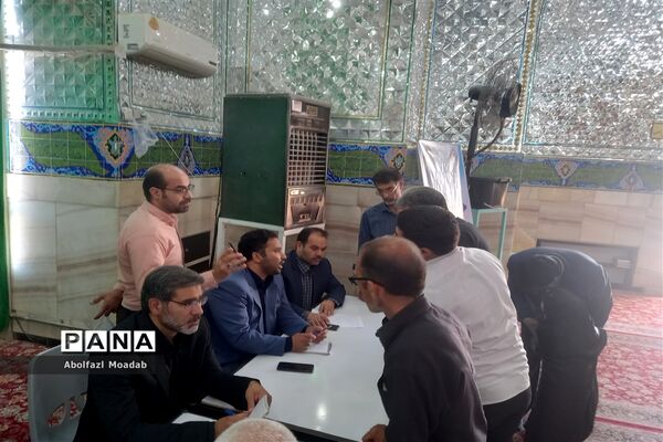 برپایی میز خدمت اداره آموزش و پرورش، کاشمر