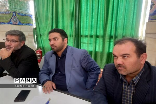 برپایی میز خدمت اداره آموزش و پرورش، کاشمر