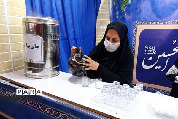 میزبانی مردم اندیمشک از زوار اربعین حسینی