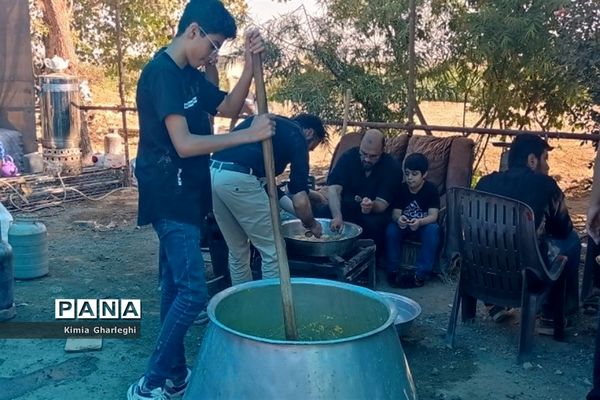 راهپیمایی جاماندگان اربعین حسینی از مسجد جامع شهرستان قرچک به سمت حرم حضرت عبدالعظیم حسنی