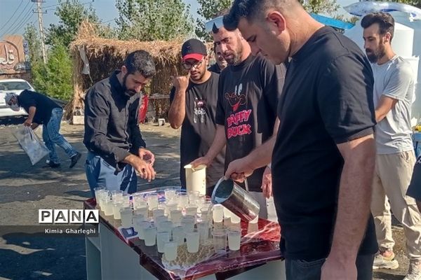 راهپیمایی جاماندگان اربعین حسینی از مسجد جامع شهرستان قرچک به سمت حرم حضرت عبدالعظیم حسنی