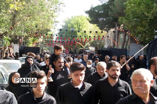 راهپیمایی جاماندگان اربعین حسینی در شهرستان اقلید استان فارس