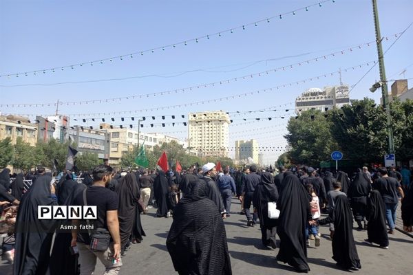 پیاده‌روی اربعین حسینی در مشهد