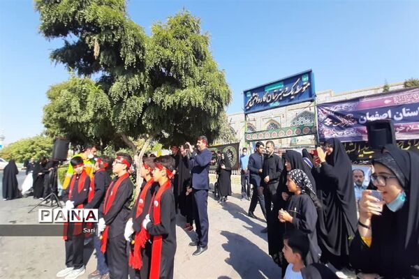 پیاده‌روی جاماندگان اربعین در شهرستان شاهین شهر