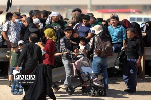 آئین پیاده‌روی جاماندگان قافله عشق از مرز شلمچه تا کربلا