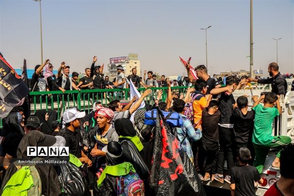 پیاده‌روی عاشقان سیدالشهدا در مسیر کربلا