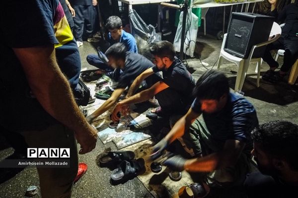 پیاده‌روی عاشقان سیدالشهدا در مسیر کربلا