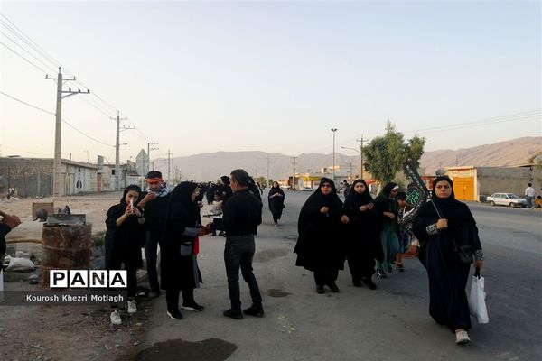 حضور پرشور مردم شهرستان کازرون در  پیاده‌روی جاماندگان اربعین حسینی