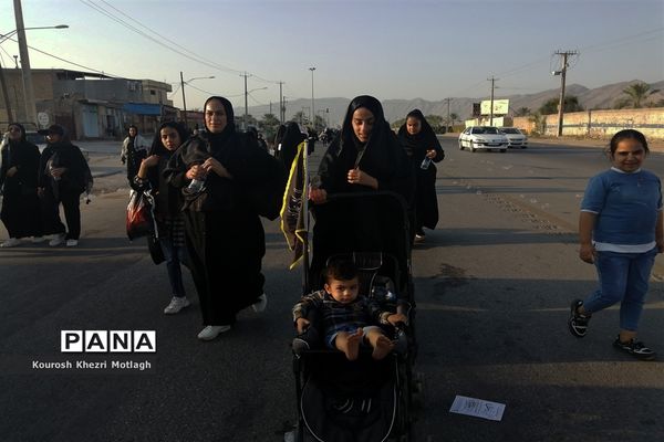 حضور پرشور مردم شهرستان کازرون در  پیاده‌روی جاماندگان اربعین حسینی