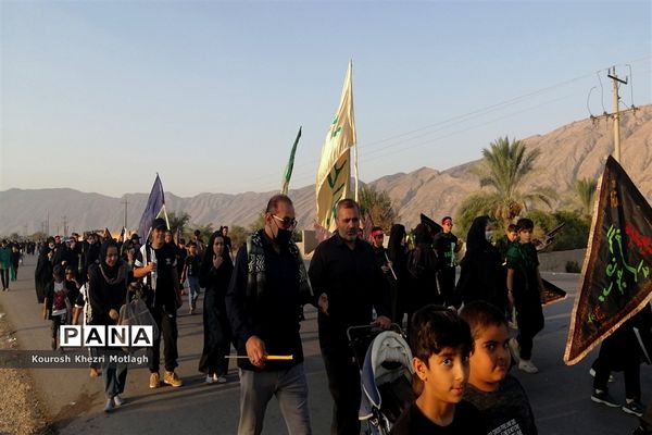 حضور پرشور مردم شهرستان کازرون در  پیاده‌روی جاماندگان اربعین حسینی
